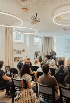 Photo d'une conférence professionnelle au 37Bis à Lyon.